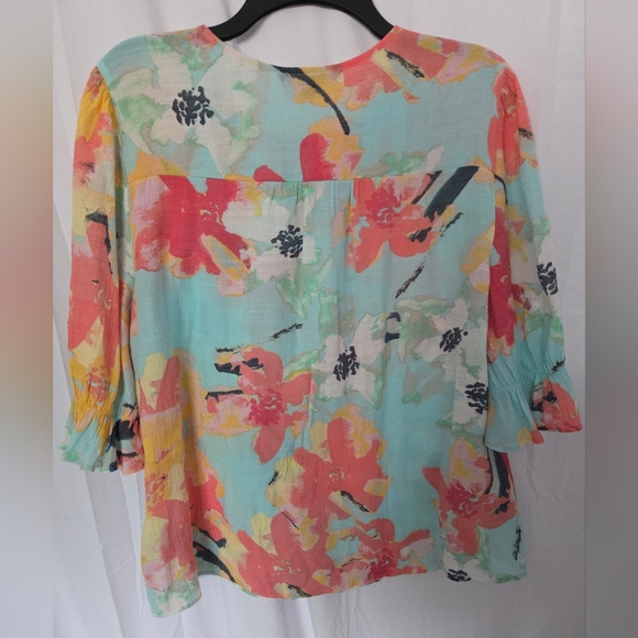 Zac & Rachel Green Blouse with Tie Front and 3/4 Sleeves - Picture 2 of 7